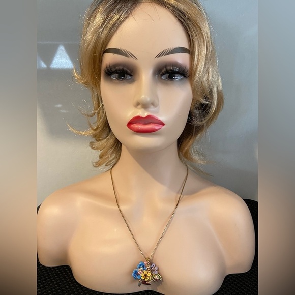 Virgin Mary Floral Basket Gold Tone Brooch Pin - Picture 7 of 11